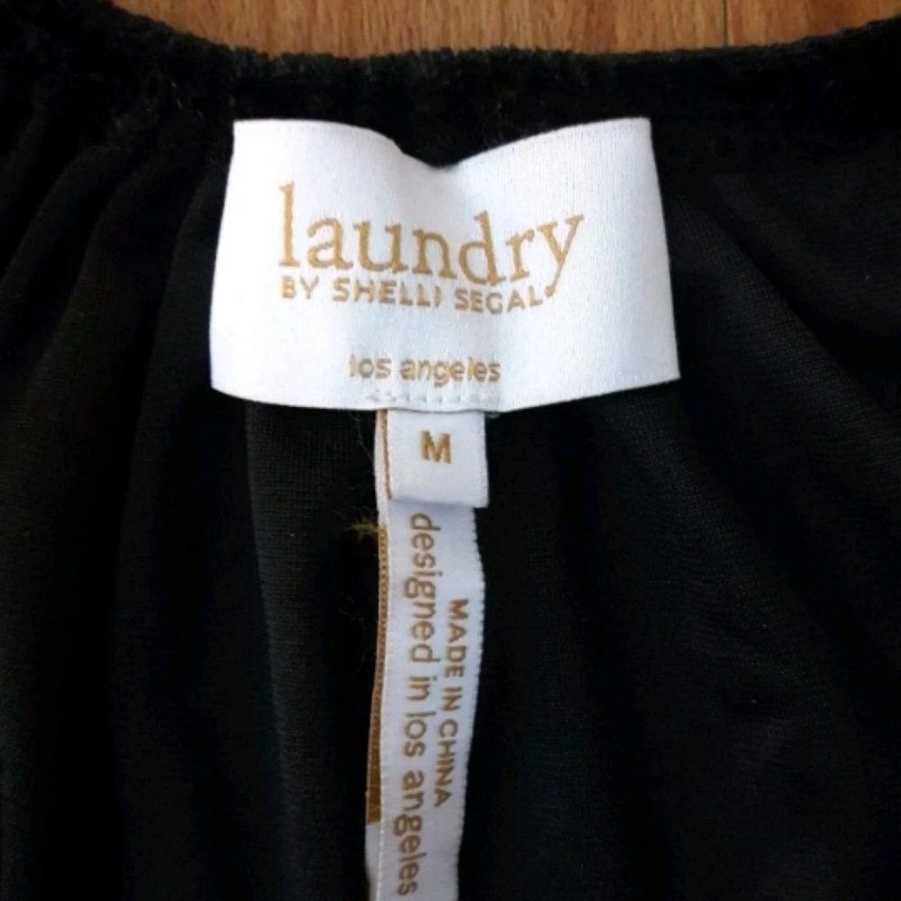 🌟SOLD🌟New Black Velvet Cold Shoulder Top - Picture 7 of 8